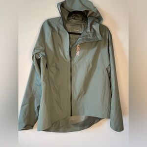 NNormal Women/Men Green Waterproof Hooded Jacket,breathable fabric